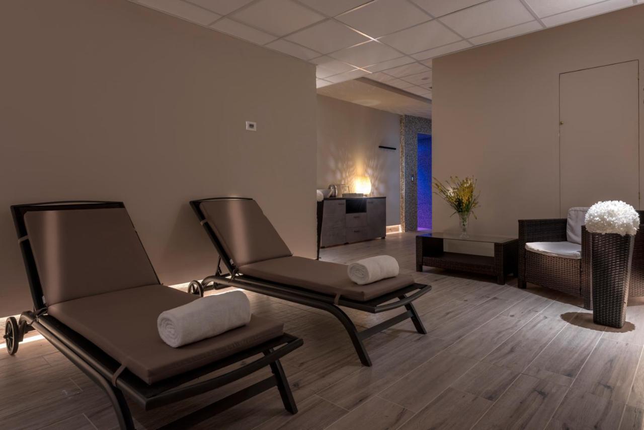 Antica Fonte Resort 카솔레 델사 외부 사진